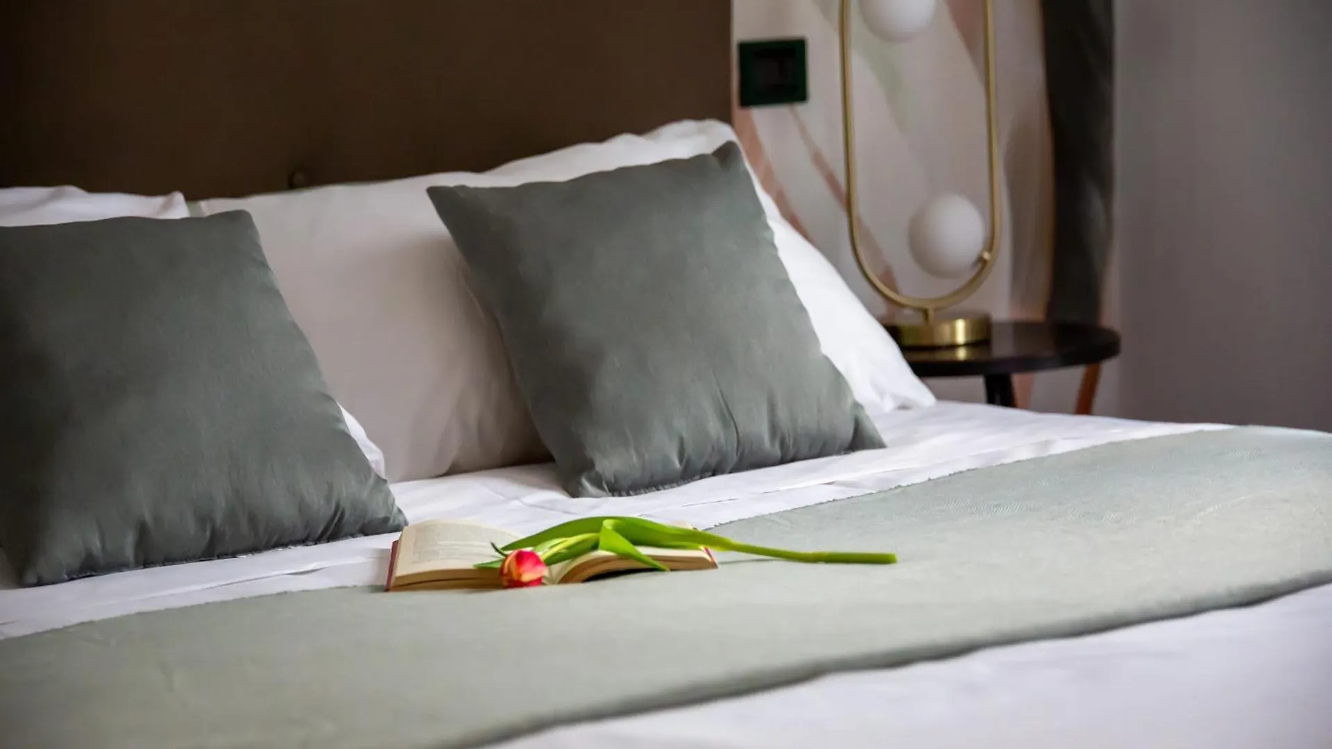 The Best Rent - Spacious One-Bedroom Apartment Near The Columns Of San Lorenzo Milan