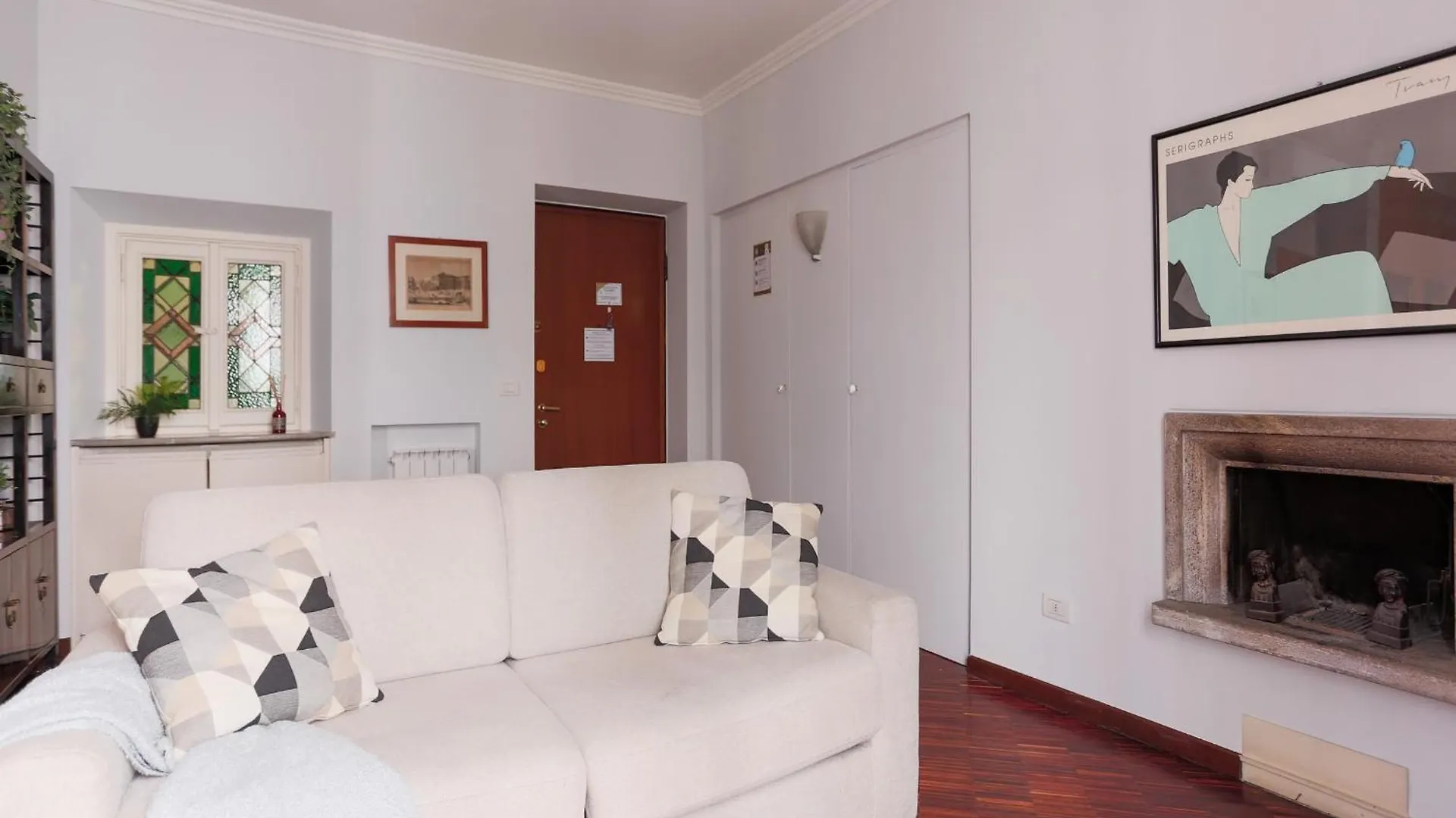 The Best Rent - Spacious One-Bedroom Apartment Near The Columns Of San Lorenzo Milan