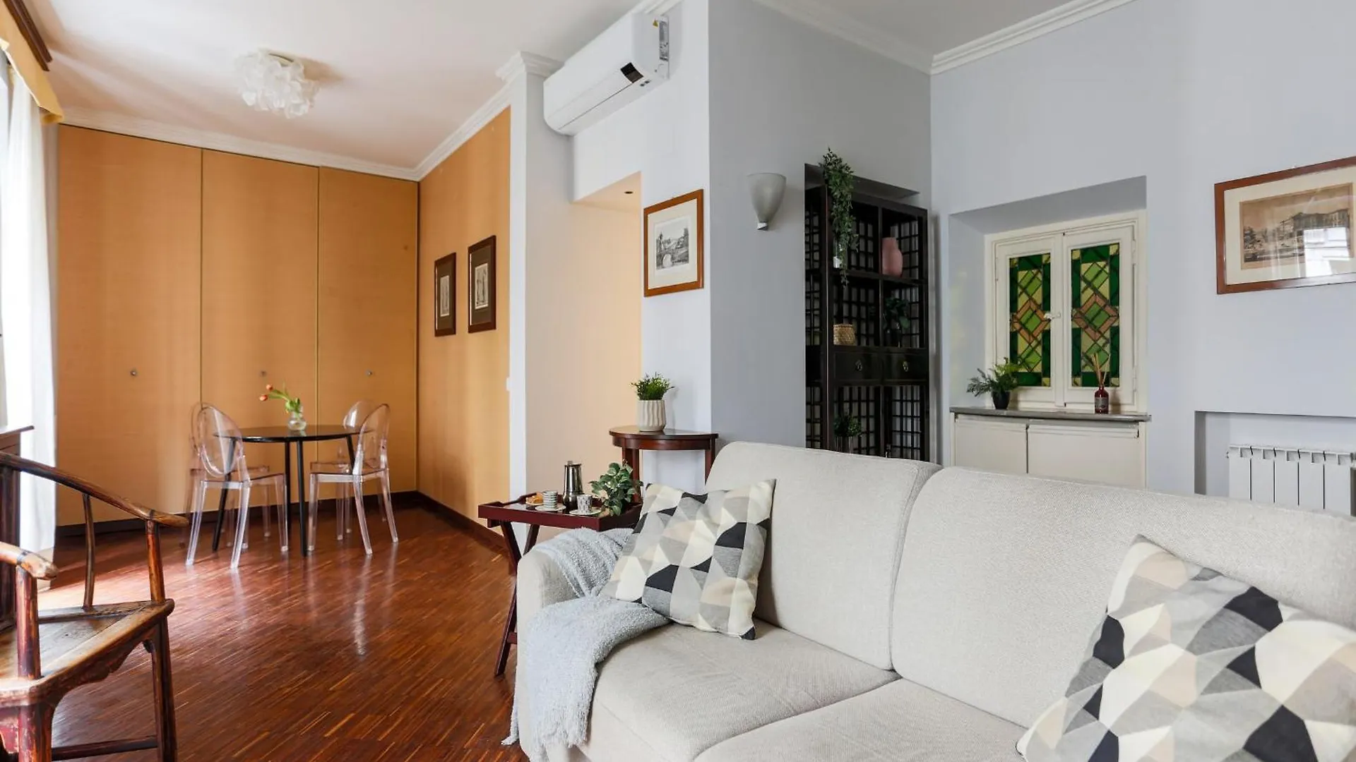 מילאנו The Best Rent - Spacious One-Bedroom Apartment Near The Columns Of San Lorenzo איטליה